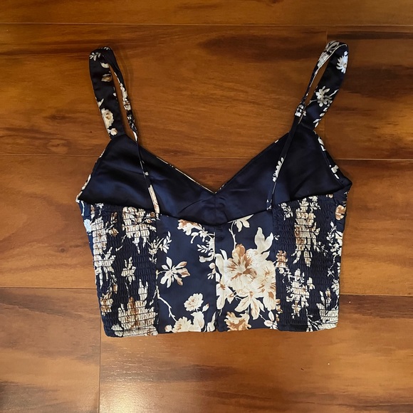 Abercrombie Plunge Ruched Set Top in Navy Floral - Picture 3 of 5